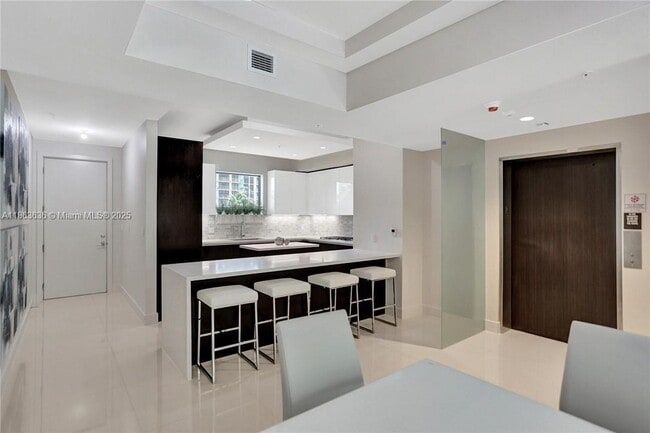 Building Photo - 3030 N Ocean Blvd