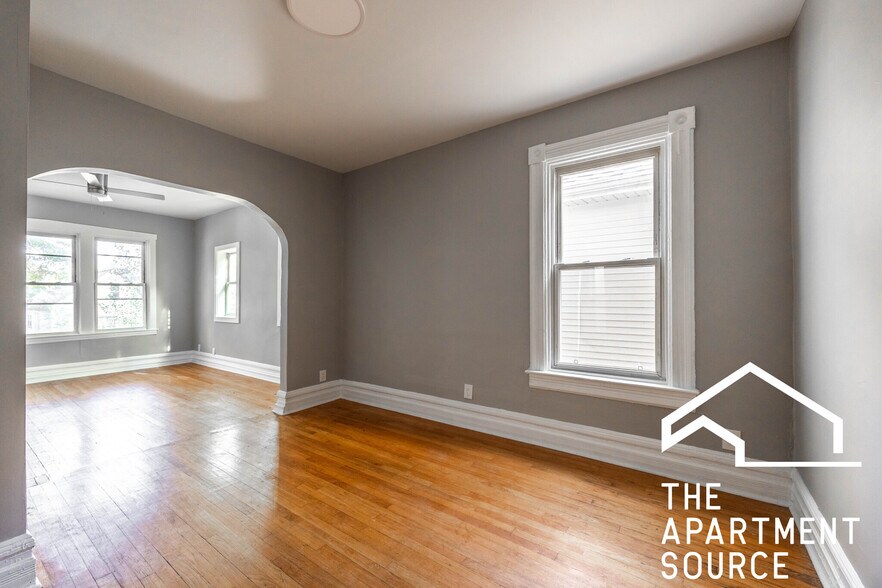 Primary Photo - 2655 W Homer St