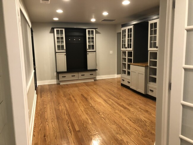 Living room with lots of storage - 20400 Church St