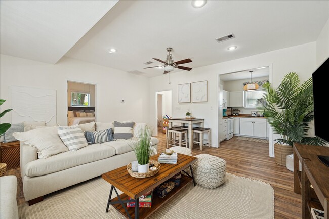 Building Photo - 1213 55th St