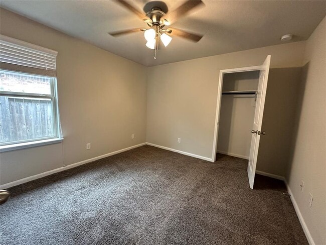 Building Photo - 12121 City Trek Ln