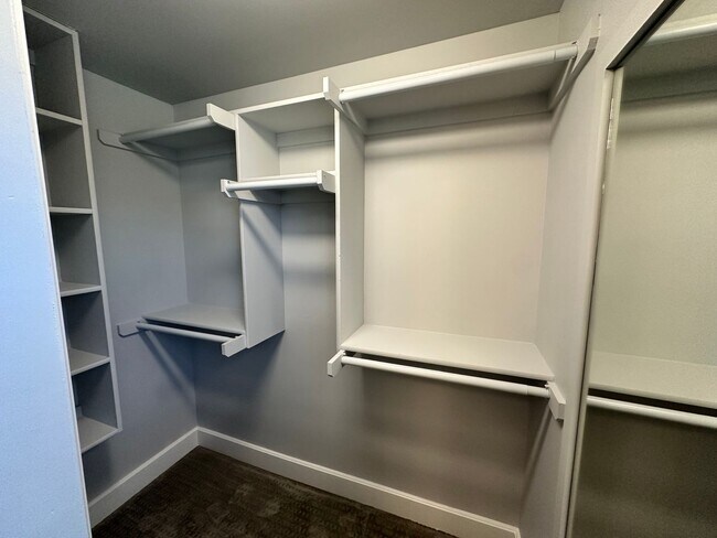 Building Photo - For Rent: Updated 3 Bed, 1.5 Bath Split-Le...