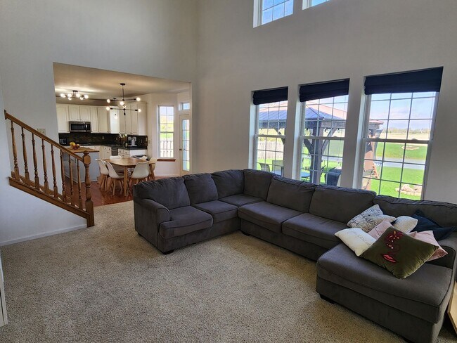 Building Photo - Kenosha 4 bedroom home