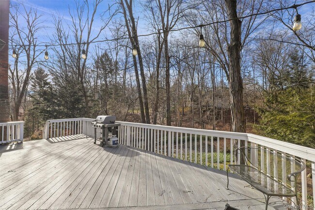 Building Photo - 9 Peter Beet Dr