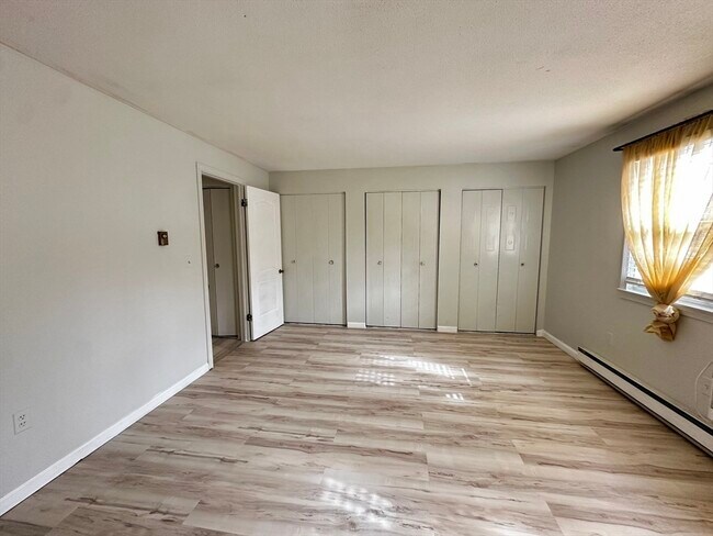 Building Photo - 540 Granby Rd