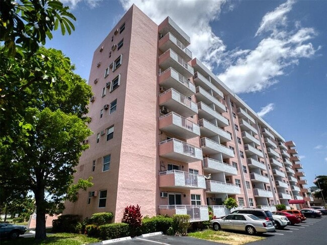 Building Photo - 3201 NE 14th Street Causeway