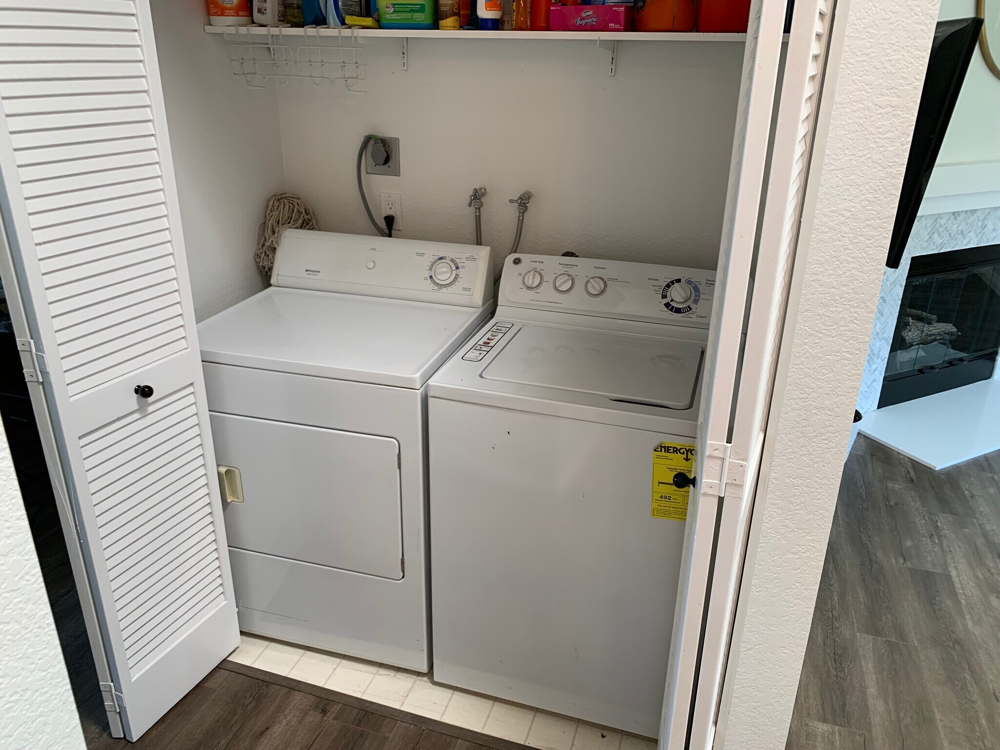 In Unit Washer / Dryer - 4365 Louisiana St
