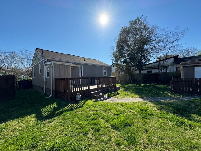 Building Photo - Welcome to this charming bungalow-style home!
