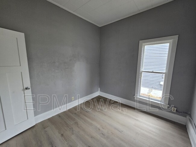 Building Photo - 714 W 1st St