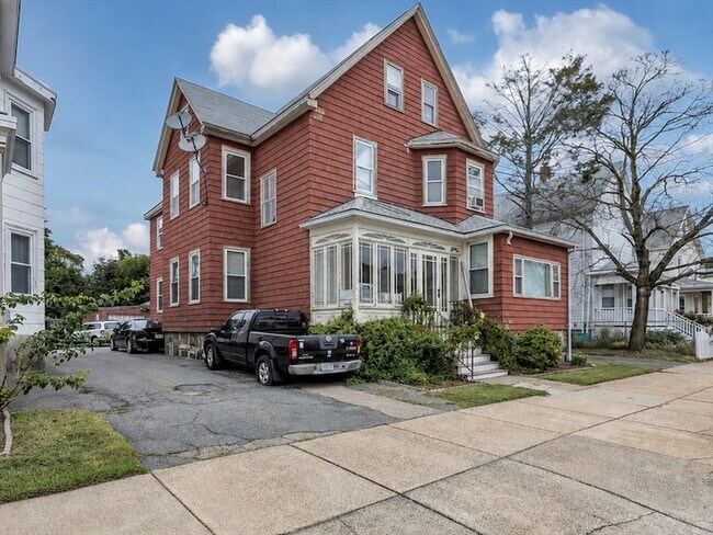 Building Photo - 221 Belgrade Ave