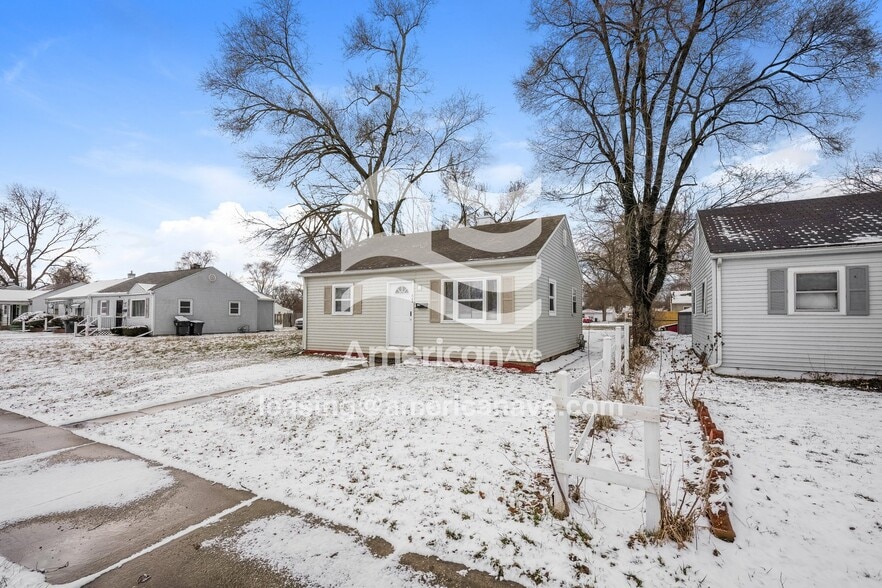 Building Photo - 233 N Wellington St