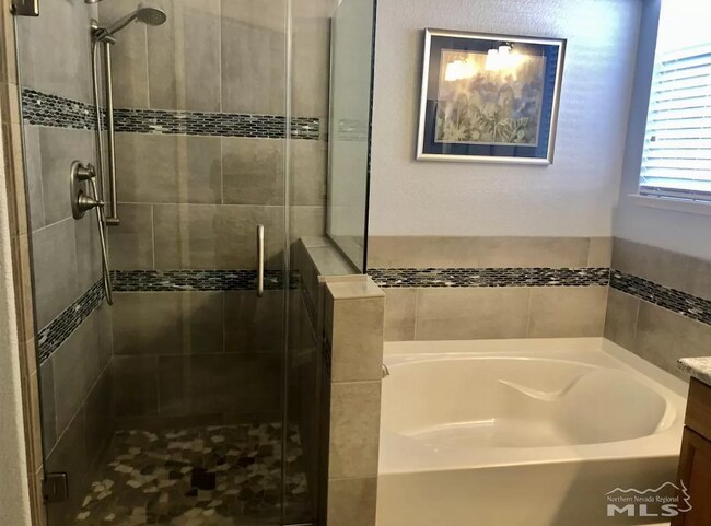 Building Photo - 9619 Glen Ridge Dr