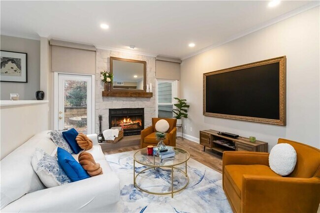 Building Photo - 1960 Variations Dr NE