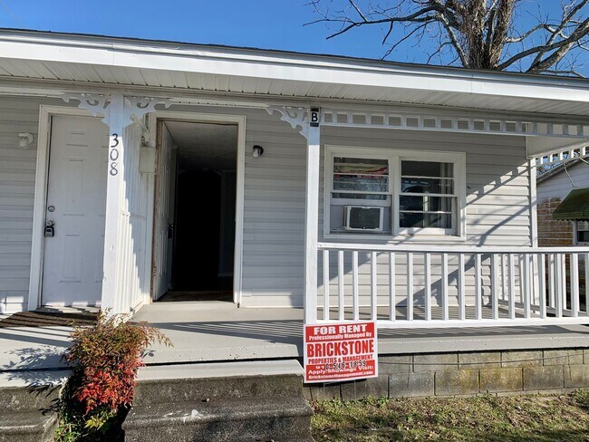 Building Photo - 308 N 14th St