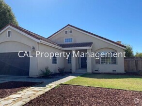 Building Photo - 3 Bedroom 2 Bathroom home in Hollister, CA!