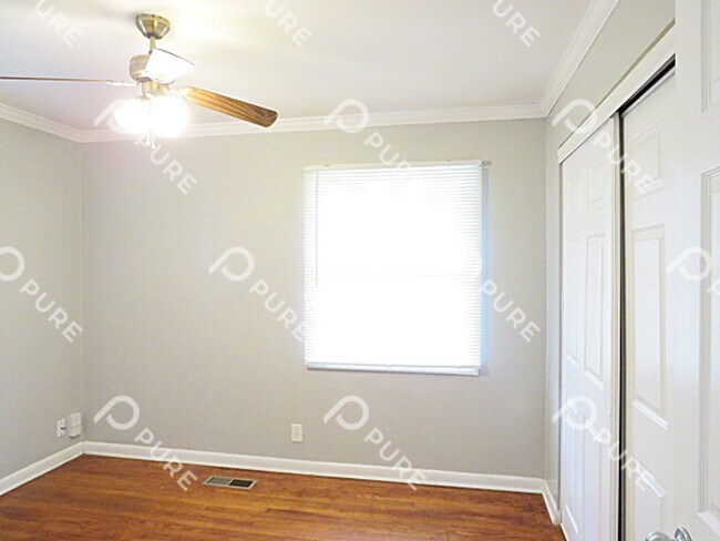 Building Photo - 3510 Avondale!