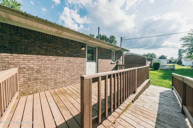 Building Photo - 309 E 6th St