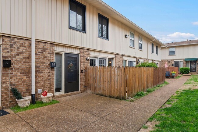 Building Photo - 2116 Hobbs Rd