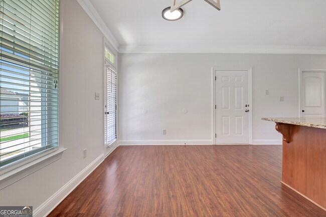 Building Photo - 155 Colonial Ct