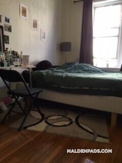 Building Photo - 92 Maple St