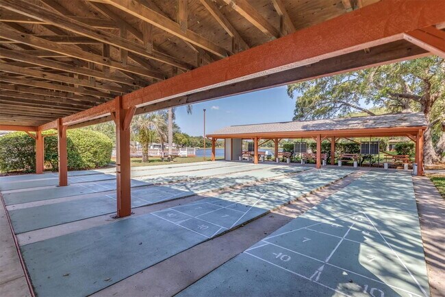 Building Photo - 10531 Meadow Hill Dr