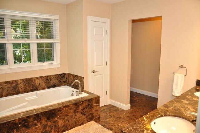 Building Photo - 27 Mellon Rd