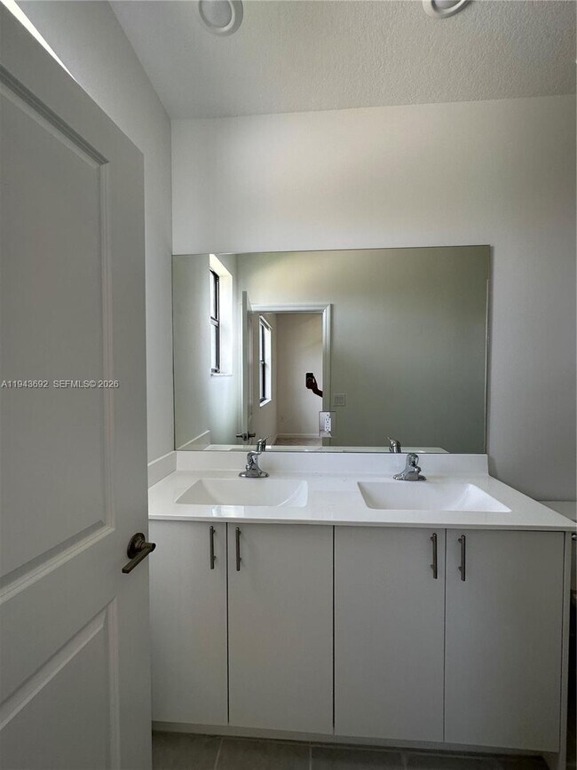 Building Photo - 28471 SW 132nd Ct