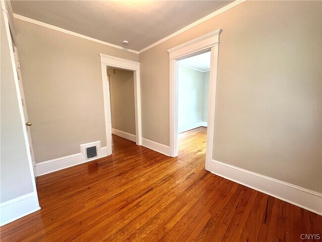 Building Photo - 71 Chedell Pl