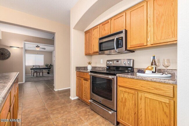 Building Photo - 632 E Mule Train Trail