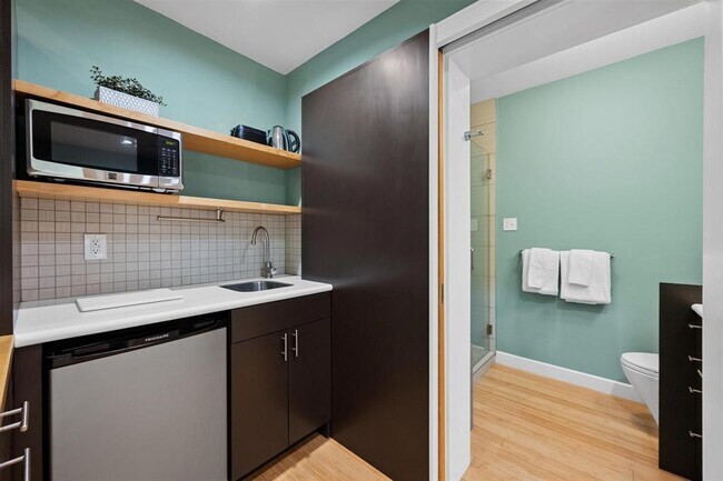 Building Photo - 1227 Hillside Ave