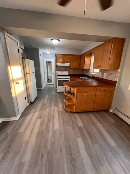 Building Photo - 3205 W 97th St