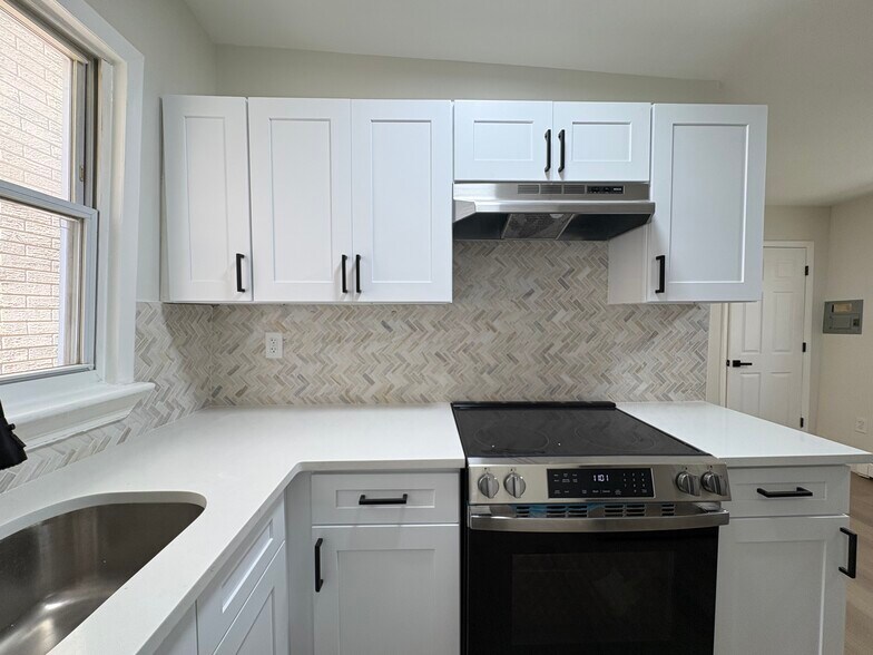 Building Photo - 281 Belmont Ave