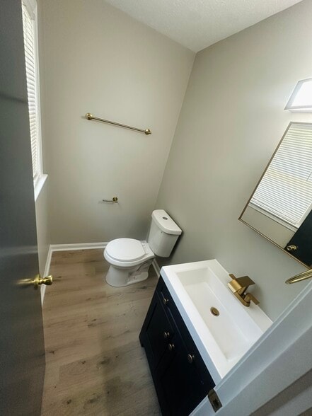 Building Photo - 3606 Baymeadow Dr