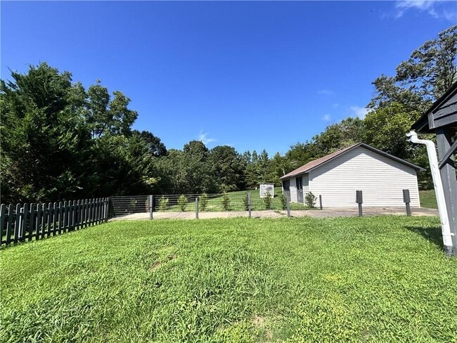 Building Photo - 462 Gibson Trail