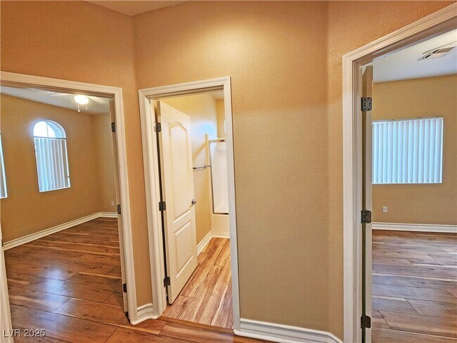 Building Photo - 5561 Carrara Pointe St