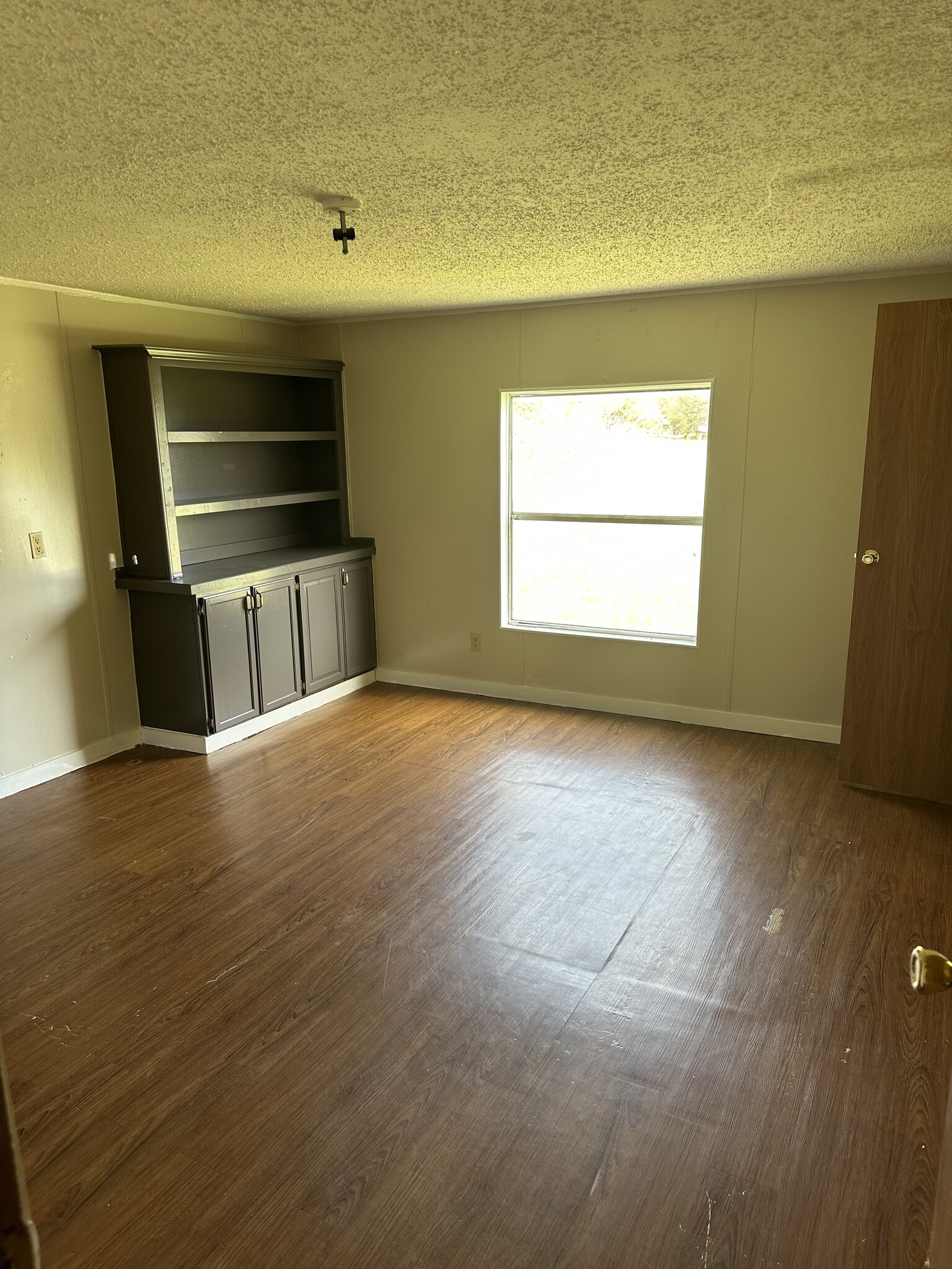 Building Photo - 315 Forest Creek Ln