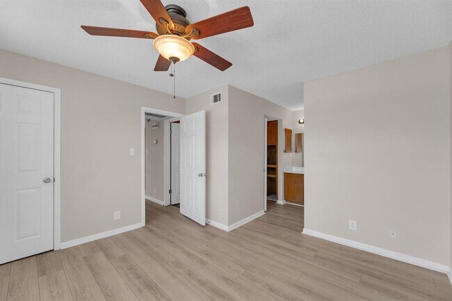 Building Photo - 9226 Jollyville Rd