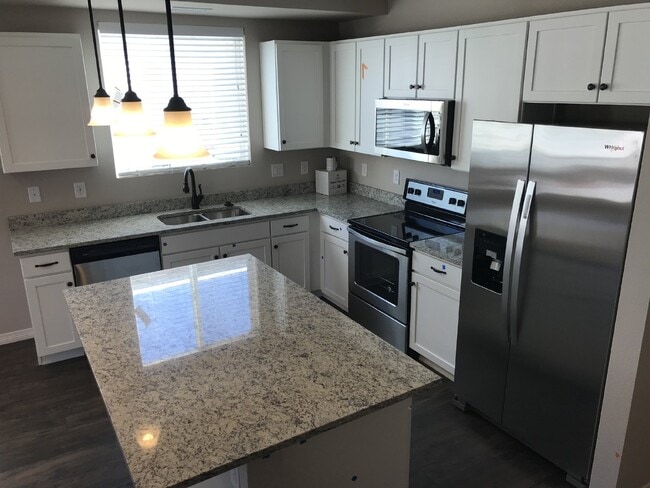 Building Photo - NEW and Modern! 3BR/2.5BA in GVR!