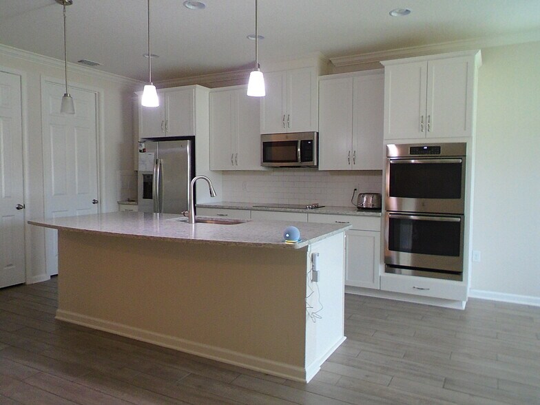 Building Photo - 649 Montiano Cir