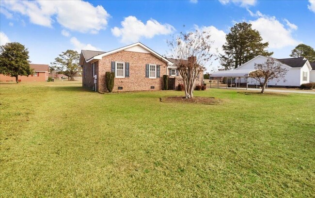 Building Photo - Goldsboro Ranch