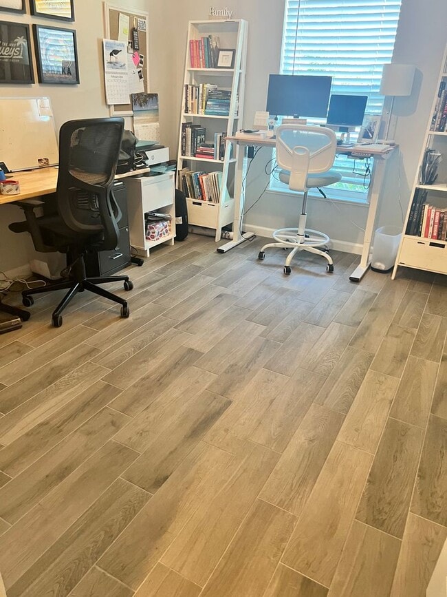 Building Photo - CHARMING 3 BEDROOM, 2 BATH HOME BUILT IN 2022 IN EAST STUART