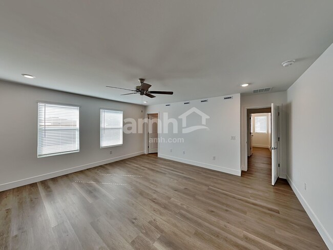 Building Photo - 9668 Harkes Dr