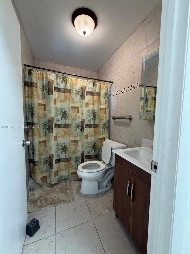 Building Photo - 2706 Montego Dr