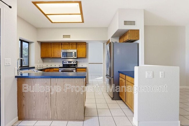 Building Photo - 4566 W Shannon St