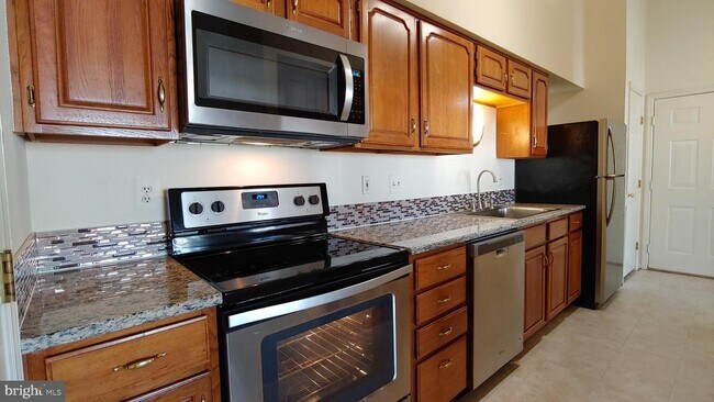 Building Photo - 621 Himes Ave