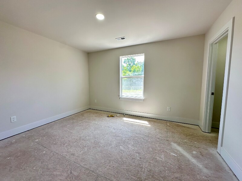 Building Photo - 2011 Grn Acrs Dr