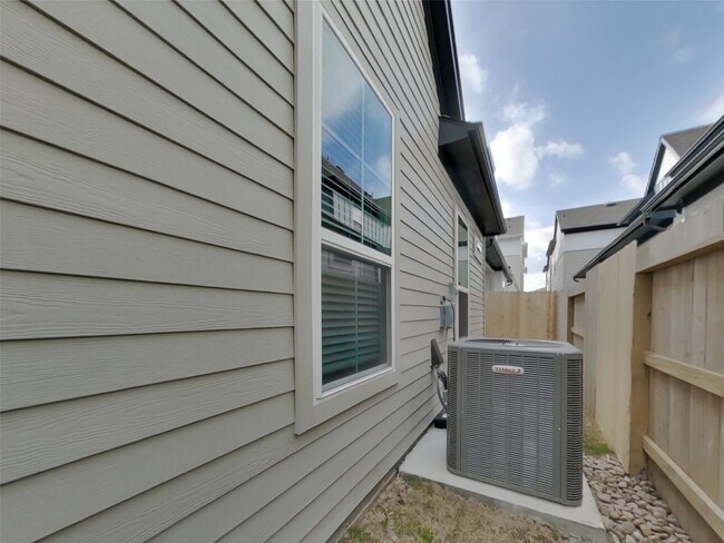 Building Photo - 22717 Terrazzo Dr