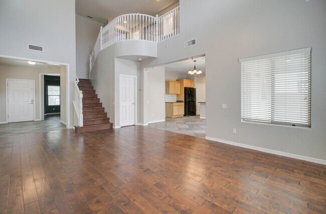 Building Photo - 2143 W Marconi Ave