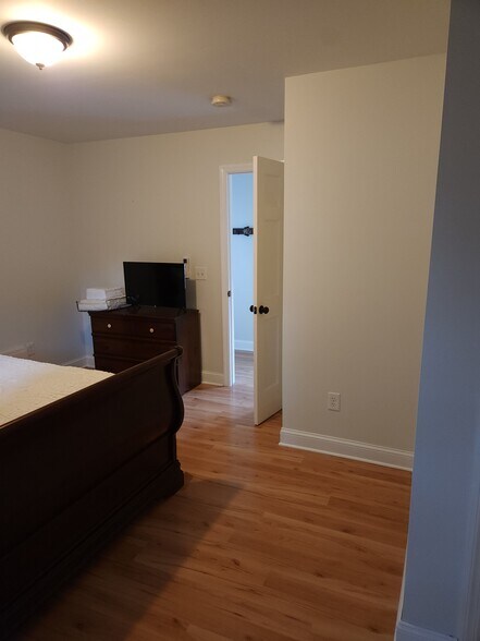 Building Photo - 90 Depot St