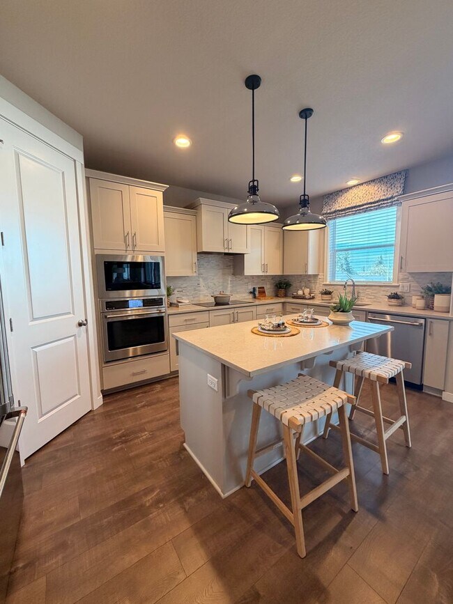 Building Photo - Model home! 4-bed 3-Bath Home on Moon MTN!